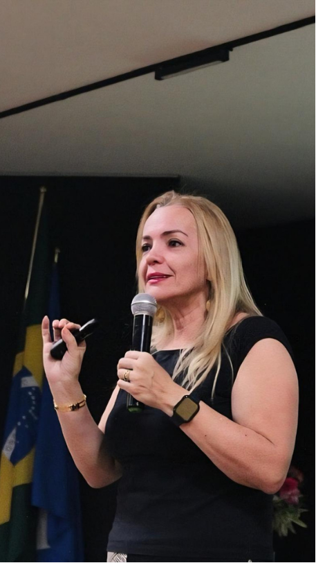 Dra. Cristina Sleiman palestrando